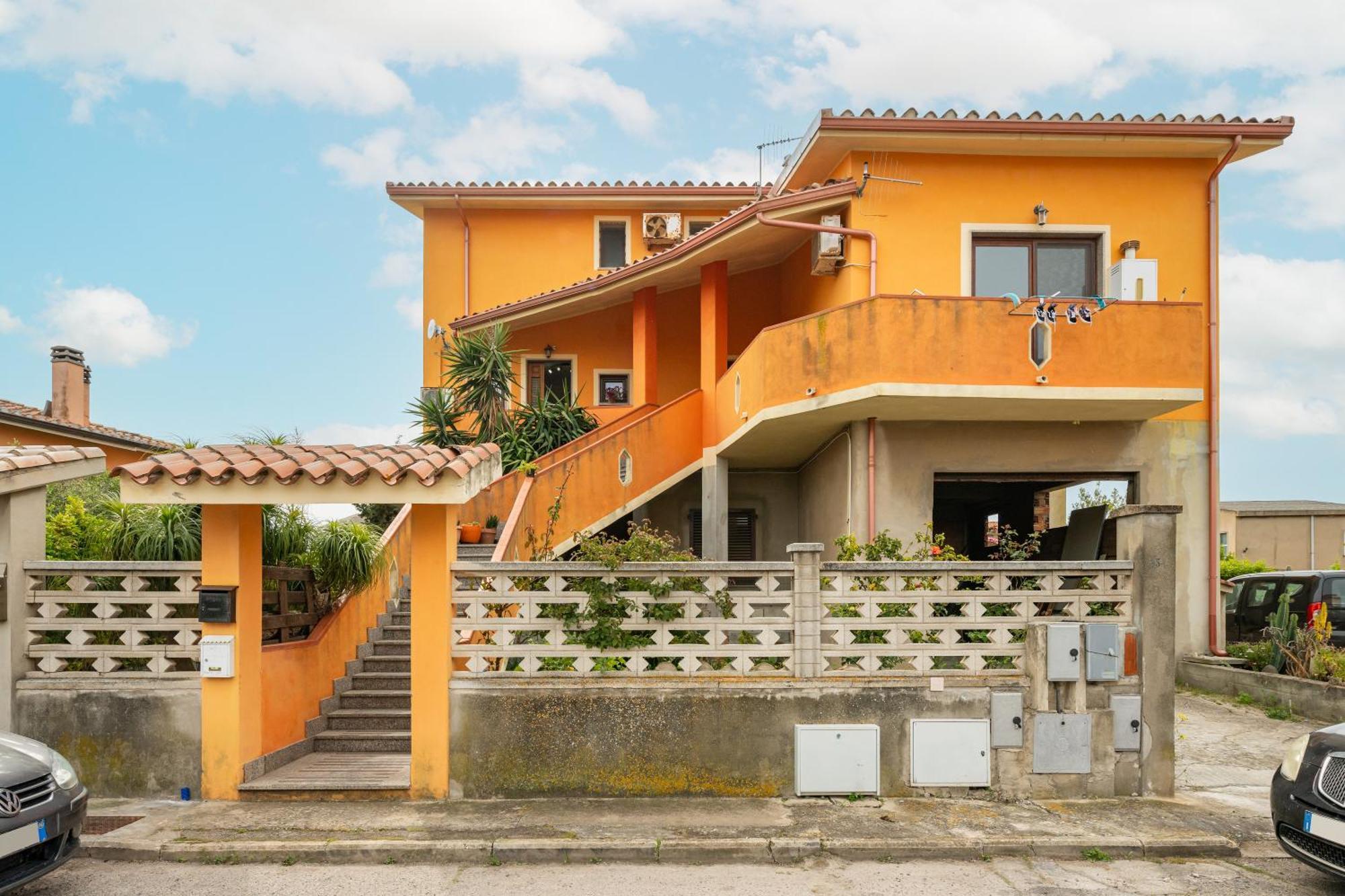 Gaia Casa Vacanze Villa San Giovanni Suergiu Exterior photo